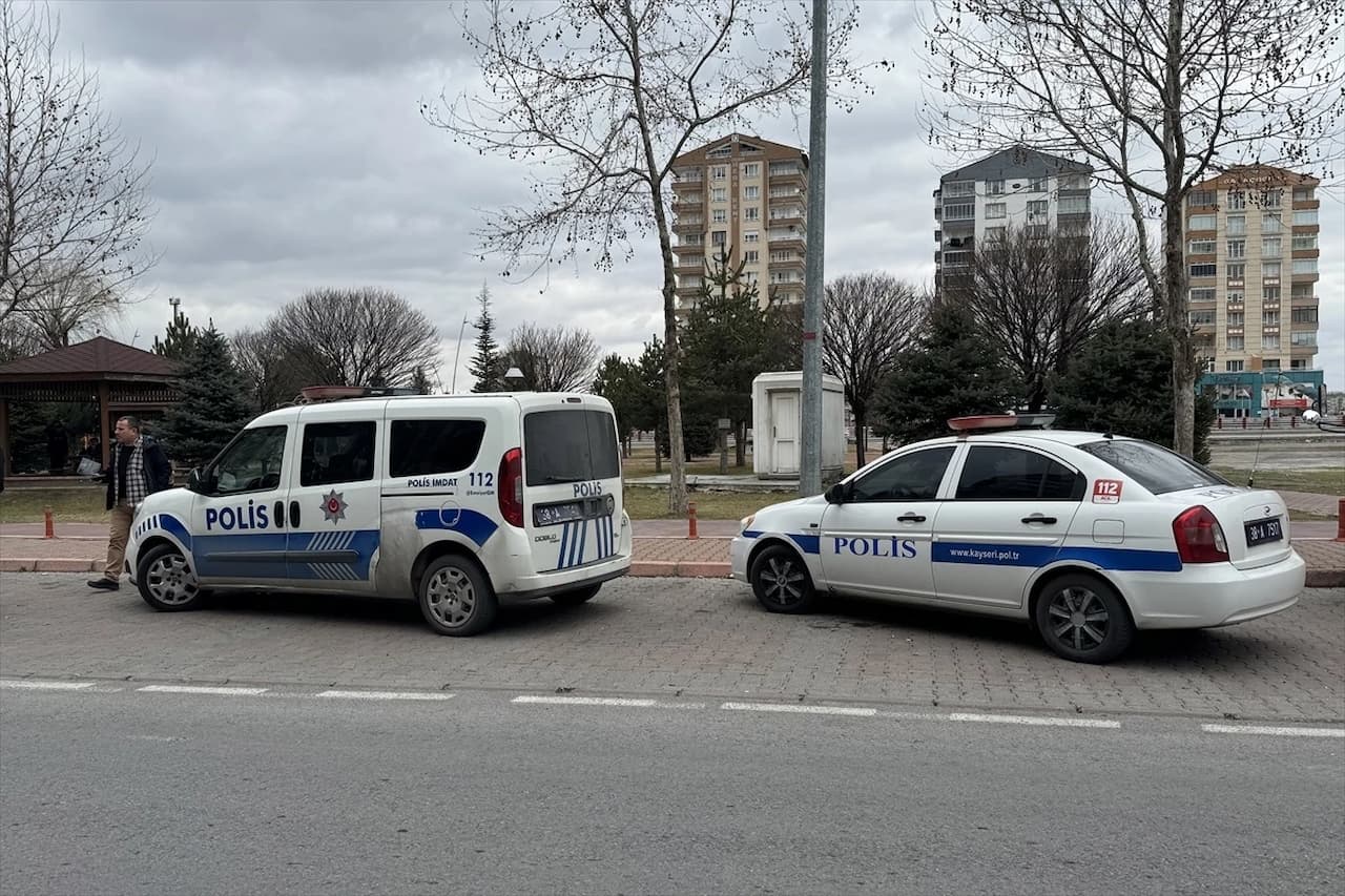 Kayseri de Dehşet Bıçaklı ve Silahlı Kavgada 1 Ölü 1 Yaralı