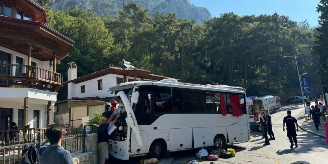 Muğla'dan acı haber geldi! Tur otobüsünde can pazarı kuruldu: Ölü ve çok sayıda yaralı var 2