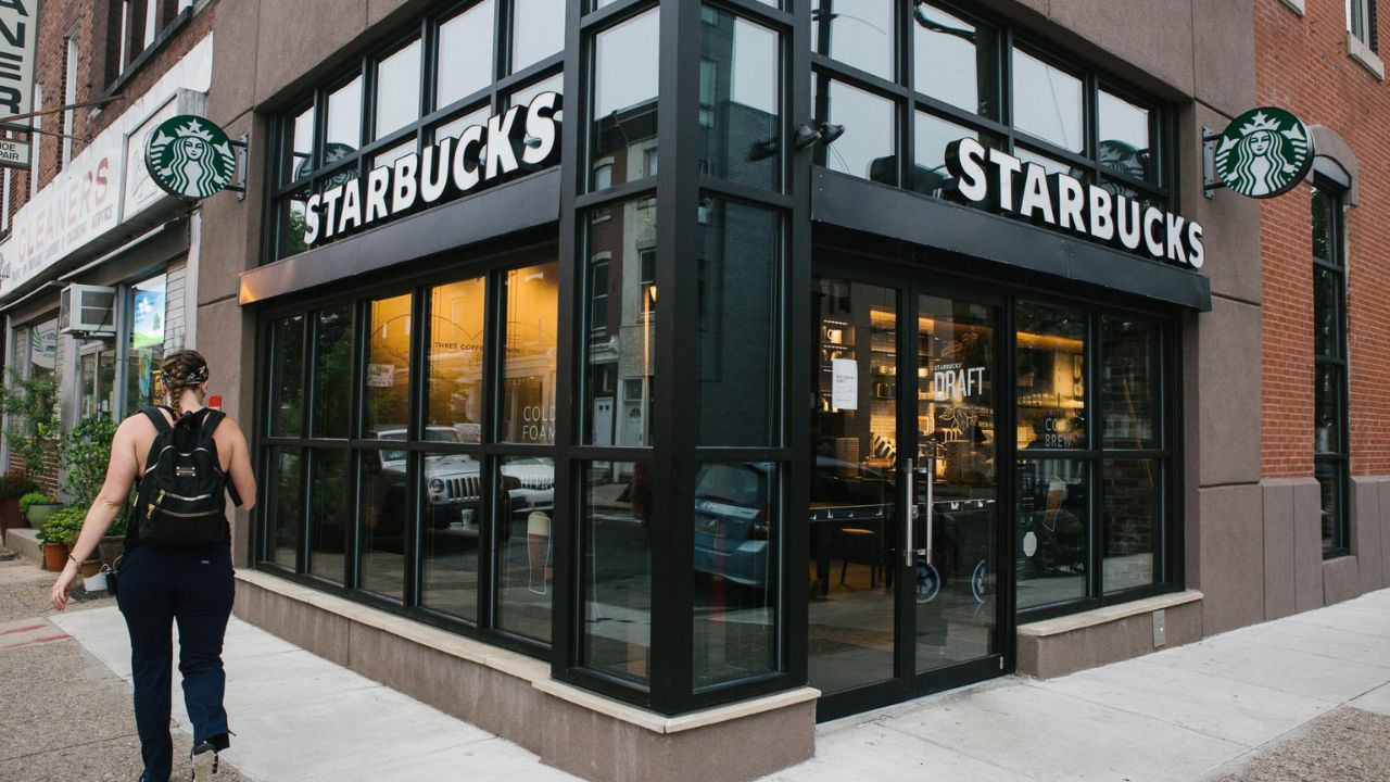 Starbucks uygulamayı indirene ücretsiz içecek veriyor! Starbucks bedava içecek nasıl alınır? 1