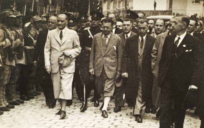 29 Ekim en güzel ve bilinmeyen Atatürk fotoğrafları sözleri 4