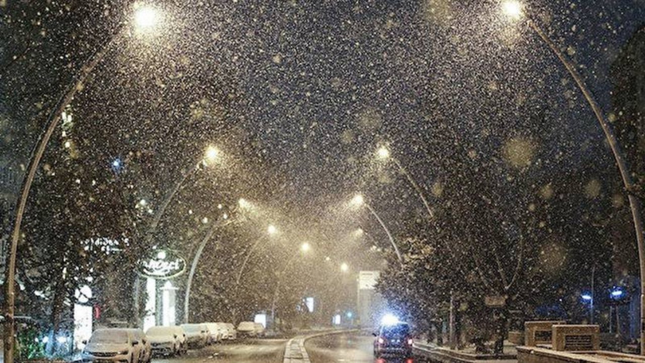 İstanbul'da kış mevsiminin ilk karı Silivri'ye düştü!