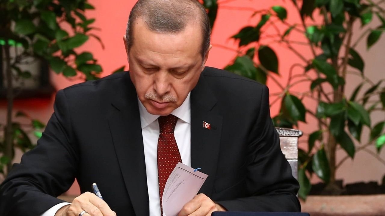 Cumhurbaşkanı Erdoğan'ın yeni yılda aldığı ilk kararlar yayımlandı