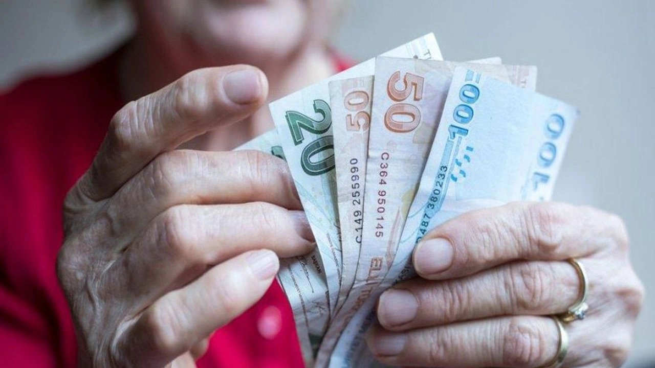 Emekli maaş zammı formülü ortaya çıktı! Uzmanlara göre ‘eşi benzeri görülmemiş artış’!