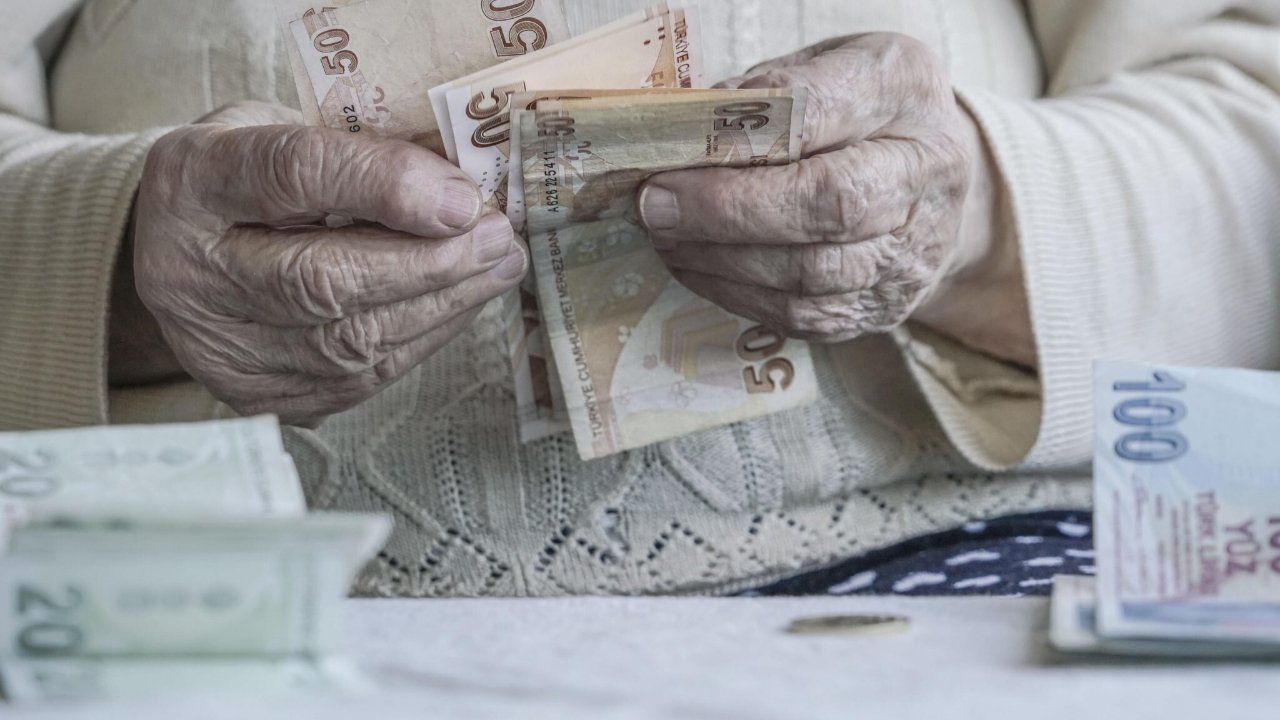 Emekli maaşlarına seyyanen zammın tarihi belli oldu! Emekli maaşları 12 bin lira sürprizi geldi: Nefesler tutuldu