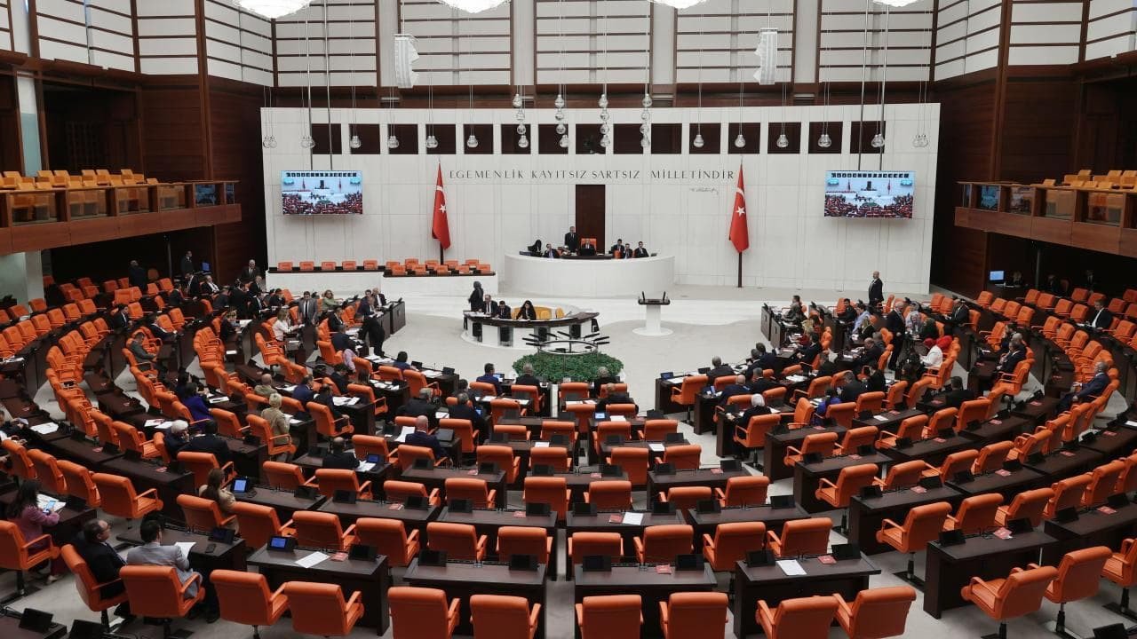 Türkiye'nin Geleceği İçin Dev Adım: Aile ve Gençlik Fonu Kanunu Onaylandı