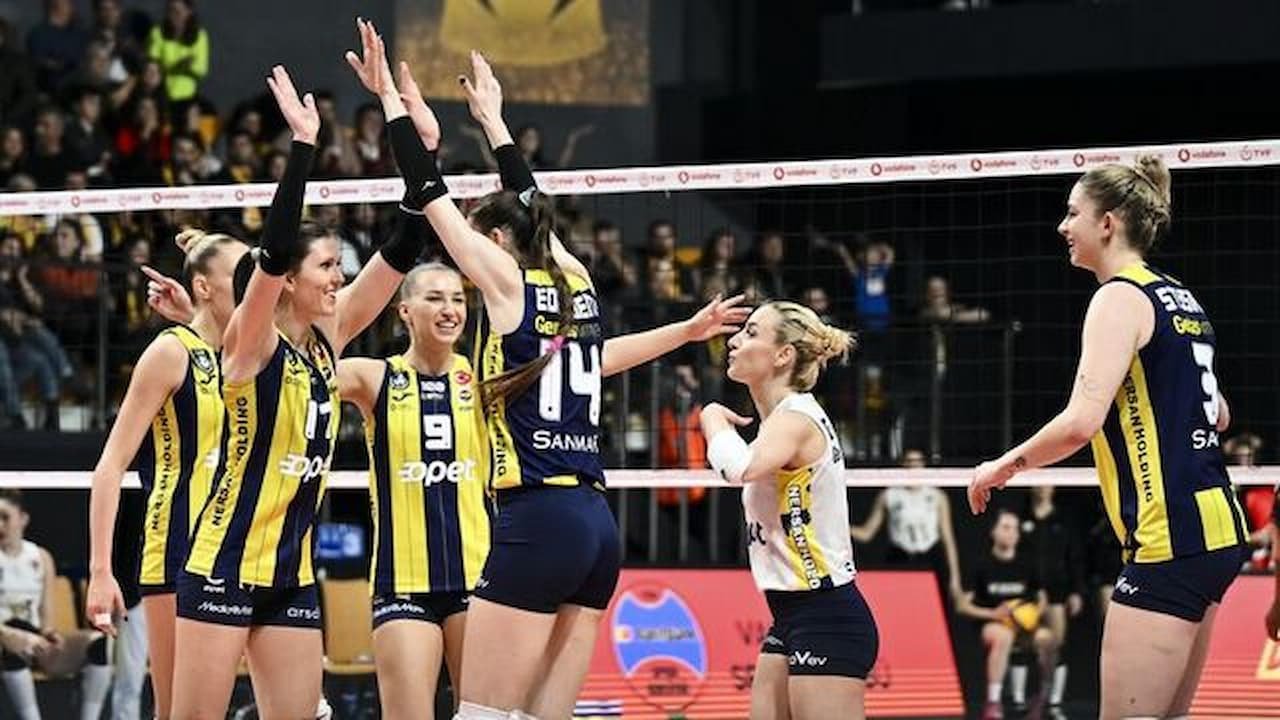 VakıfBank'ın Serisi Son Buldu: Fenerbahçe Opet'ten Müthiş Galibiyet!