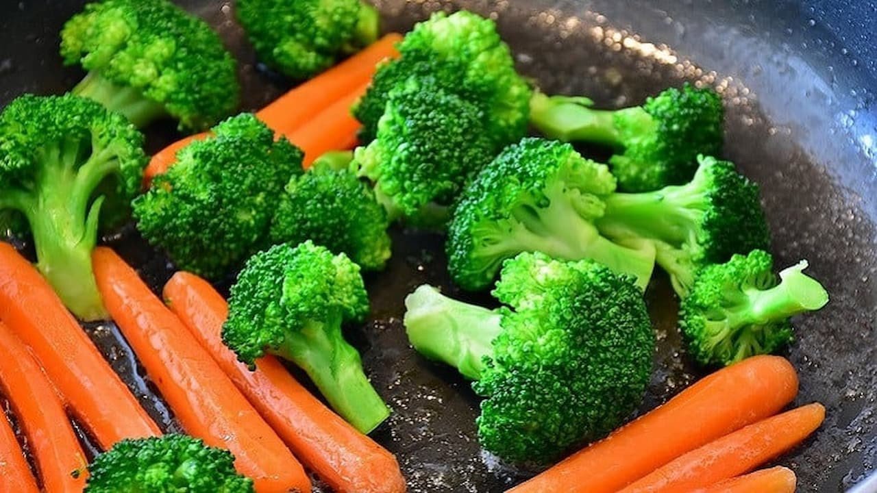 Bağırsak Kanseriyle Mücadelede Brokoli, Lahana ve Ispanağın Rolü