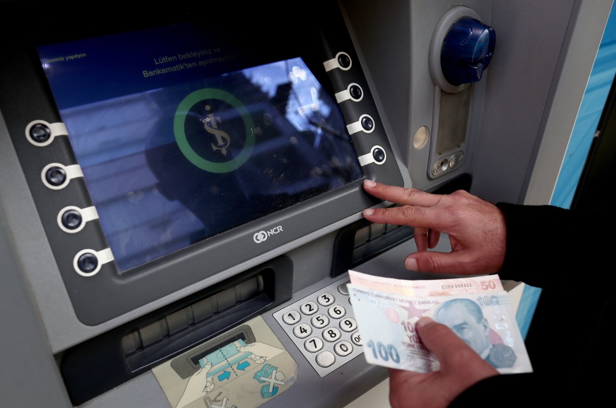 ATM'lerden para çekenler şoke olacak! Bir devrin sonuna gelindi: Artı geçerli olmayacak