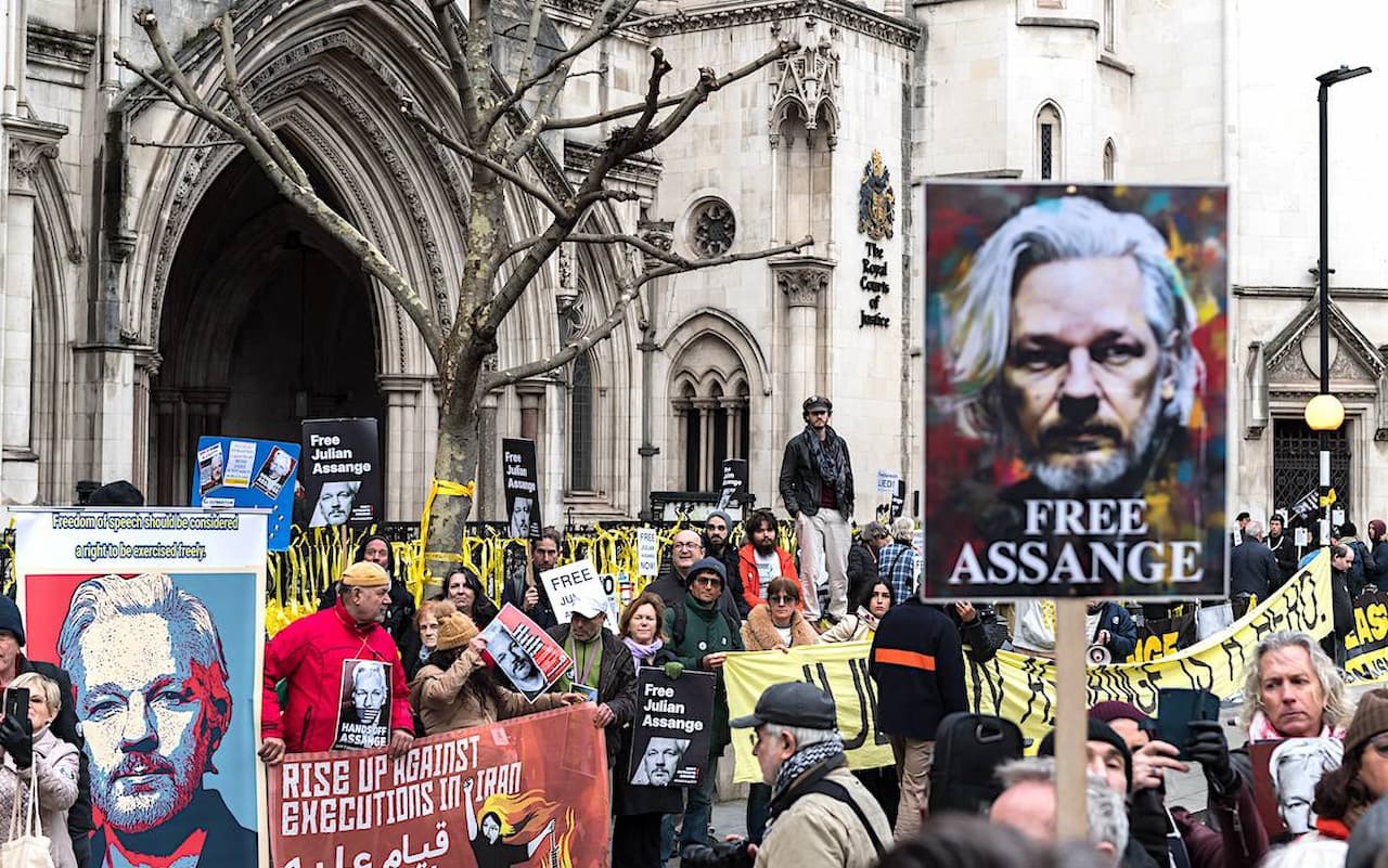 Assange'ın yargılanması ve bu durumun basın özgürlüğüne etkileri
