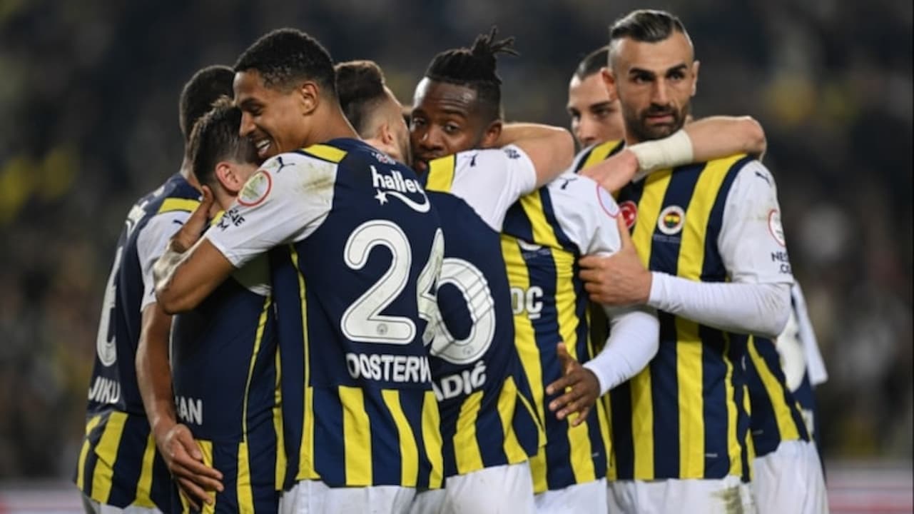 Fenerbahçe'nin Son Dakika Zaferi: Trendyol Süper Lig'de Liderliğe Yükselişi