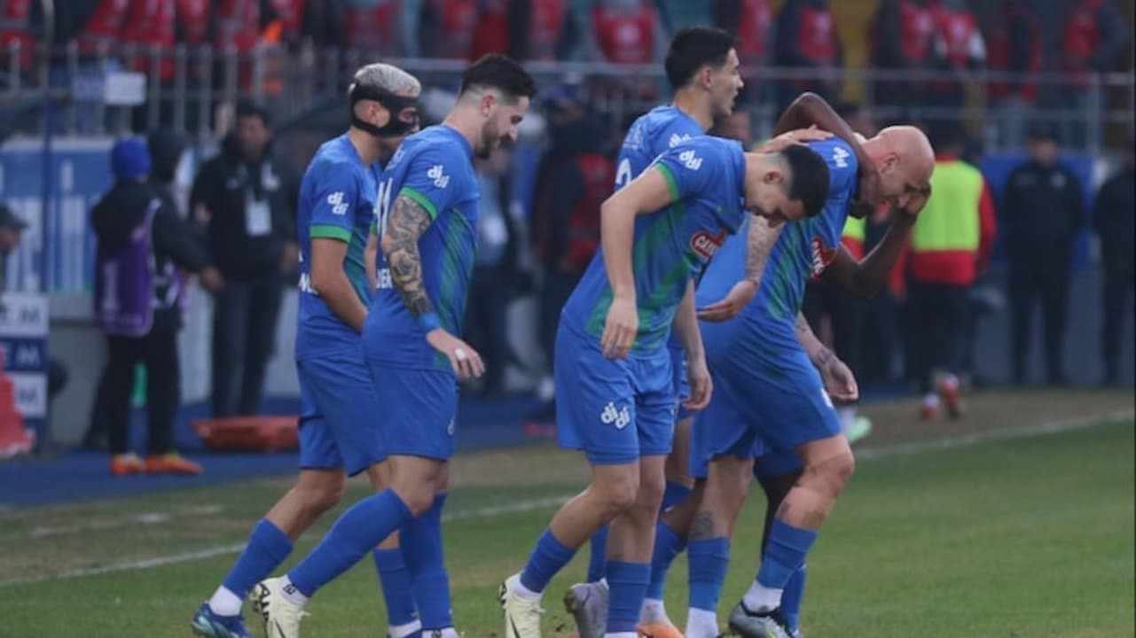 Rizespor'un Muhteşem Zaferi: Kayserispor'u 3-0 Yendi