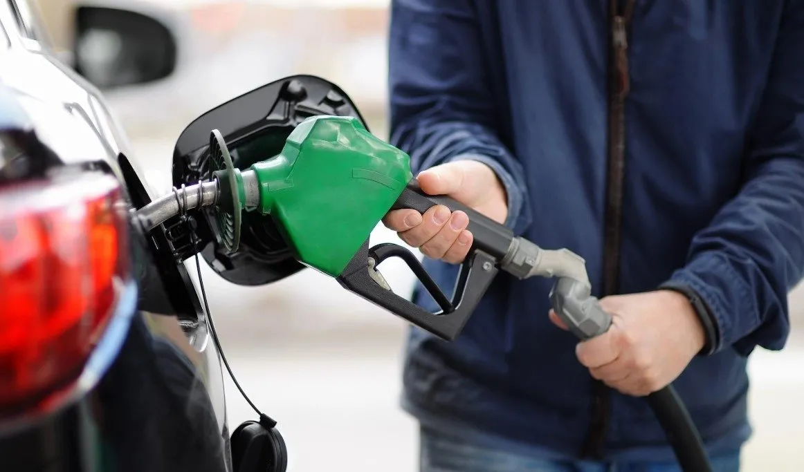 Benzin, motorin, LPG için son dakika duyurusu! Okkalı indirim yapılacak: Arabası olanlara müjde