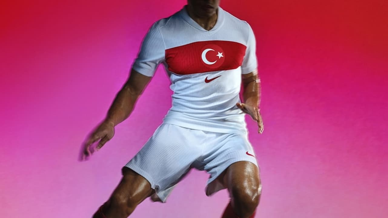 Türkiye'nin Futbol Zaferlerini Yansıtan Yeni Forma Koleksiyonu: TFF ve Nike'tan Tarihi İş Birliği