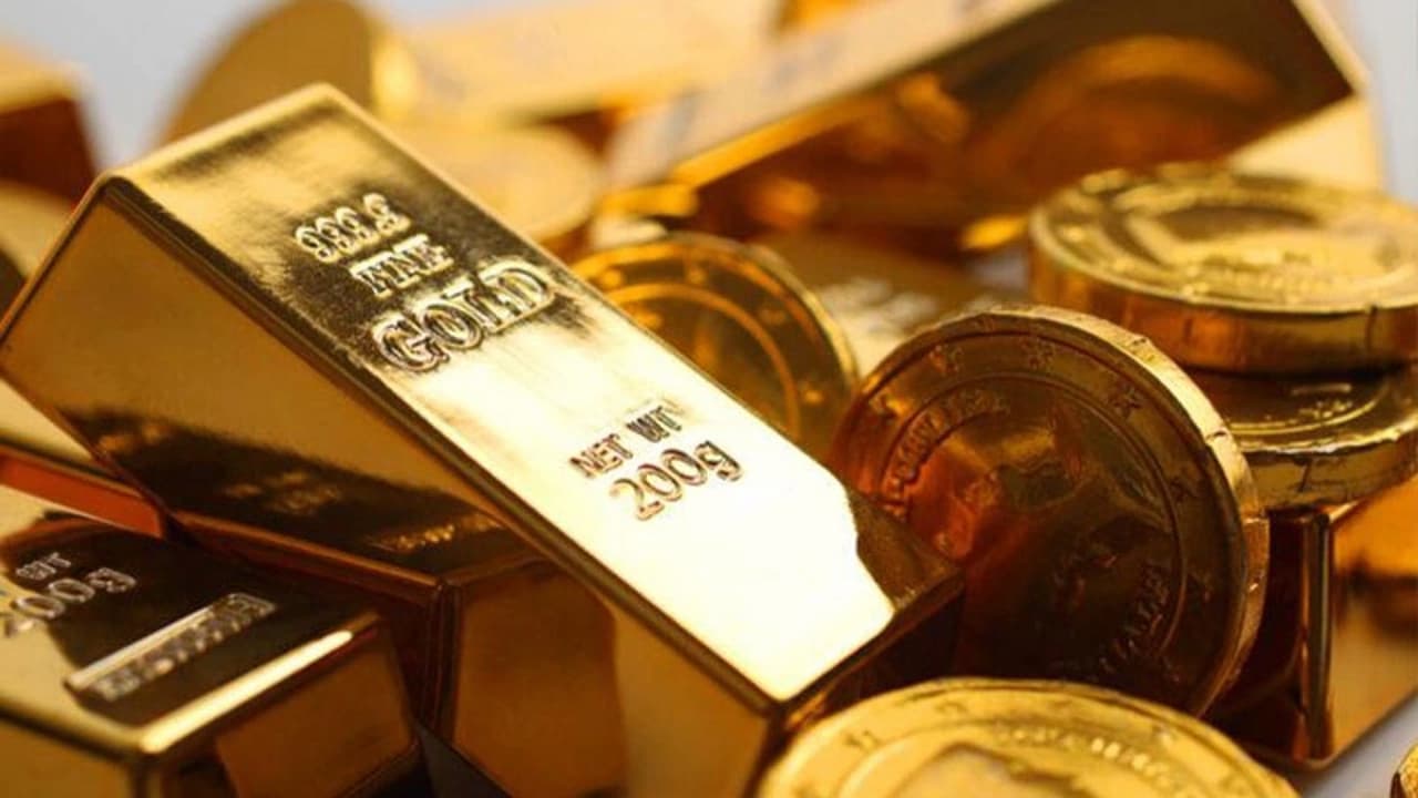 Altın Fiyatları Rekor Kırarak Ons Başına 2.200 Doları Aştı: Merkez Bankalarının Gevşeme Politikaları Etkili Oldu