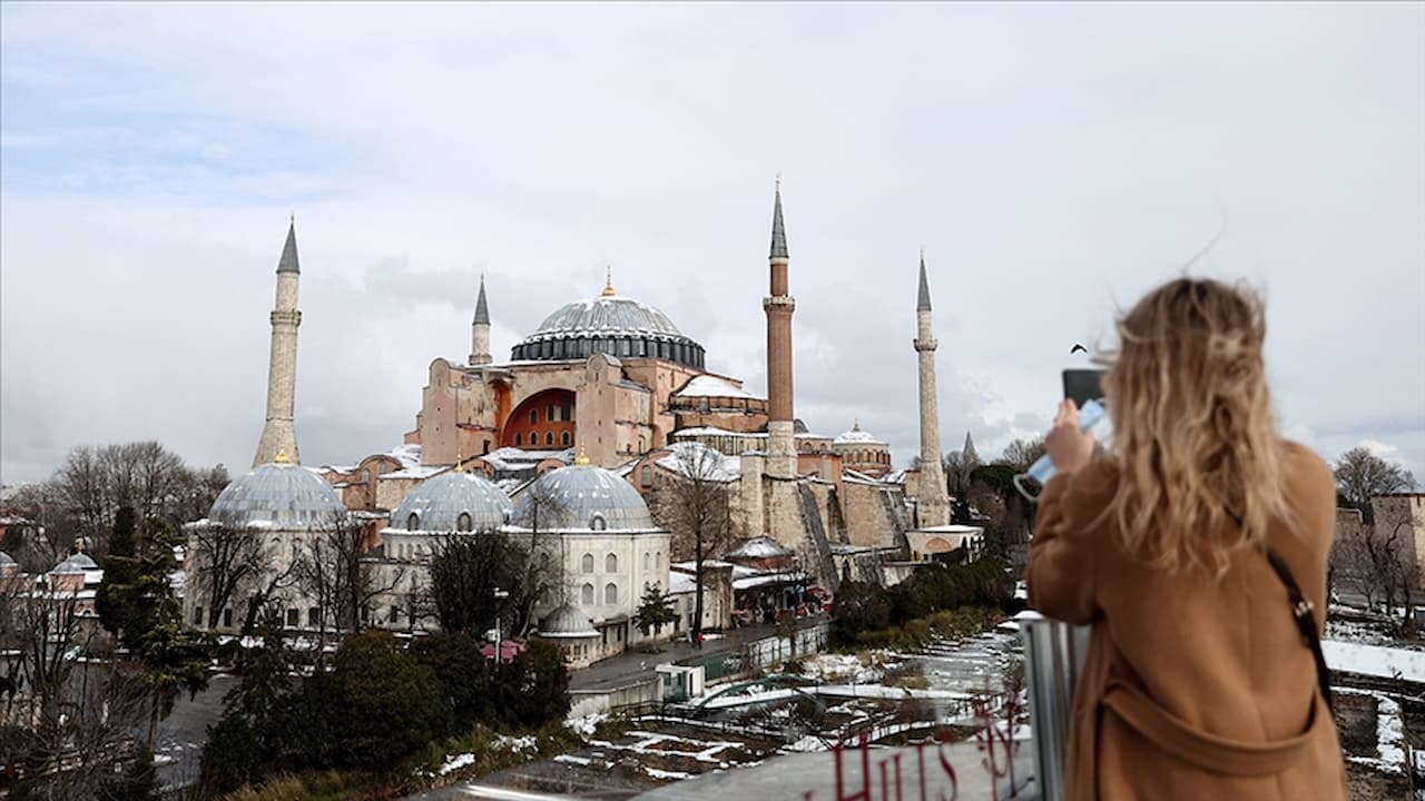 Türkiye'nin Turizmdeki Büyük Sıçrayışı: Şubat Ayında Yabancı Ziyaretçi Sayısında Rekor Artış