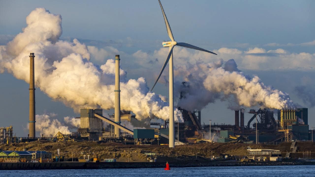 Avrupa'nın Karbonsuz Geleceği Tehdit Altında: Yeni Gaz Santralleri ve Paris Anlaşması Hedefleri Çatışıyor