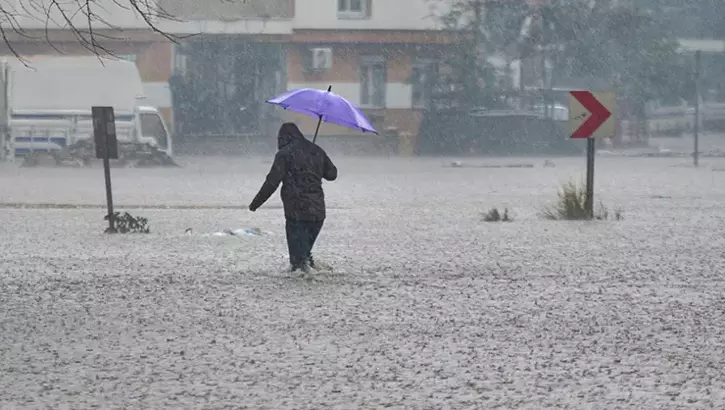 İstanbul'da yaşayanlara duyuruldu: Şemsiyenizi hazırlayın!