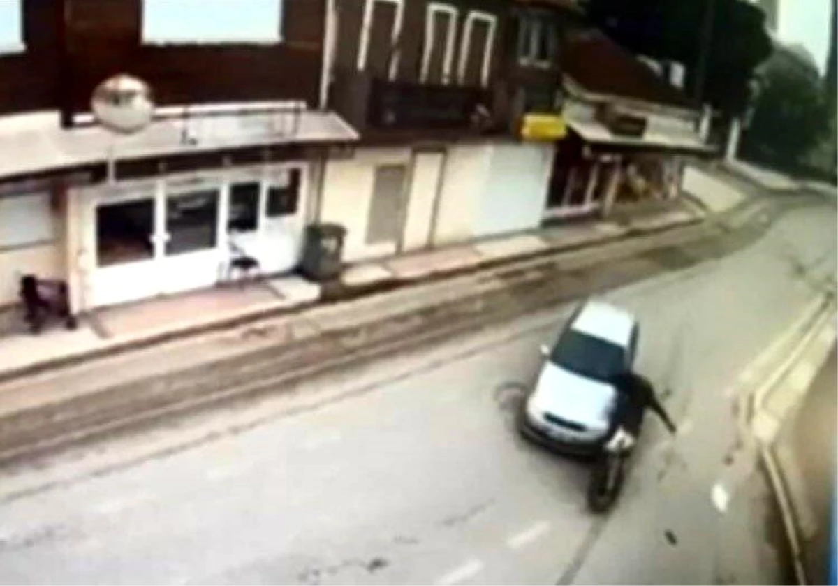 Edirne'de Korkunç Trafik Kazası: Genç Motosiklet Sürücüsünün Hayatını Kaybettiği Anlar Kamerada