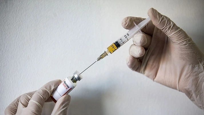 Covid aşısı olanlar dikkat! Yan etkileri açıklandı: Aşılar geri çekildi