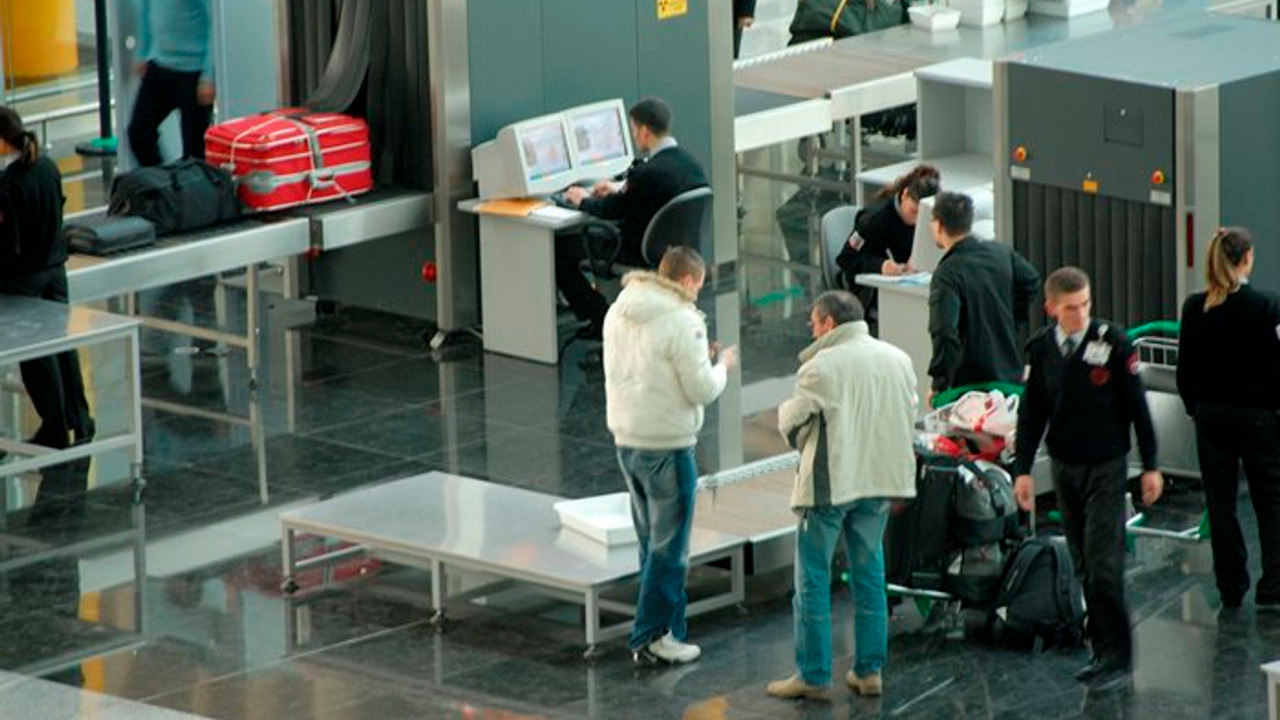 Bakan duyurdu: Havalimanlarında güvenlik tedbirleri artıyor: Tüm yolcular aranacak!