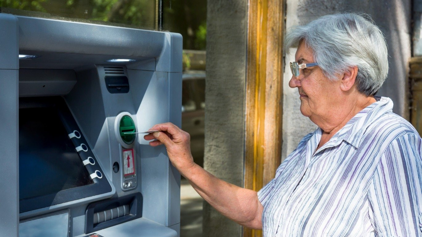 Emeklilere acil 50.000 TL nakit para veriliyor! Tek bir şartla hemen banka hesaplarına yatırılıyor