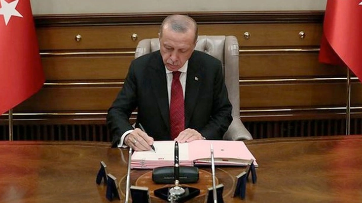 Cumhurbaşkanı Erdoğan'dan Resmi Gazete'de çok önemli kararlar! Dün gece açıklandı