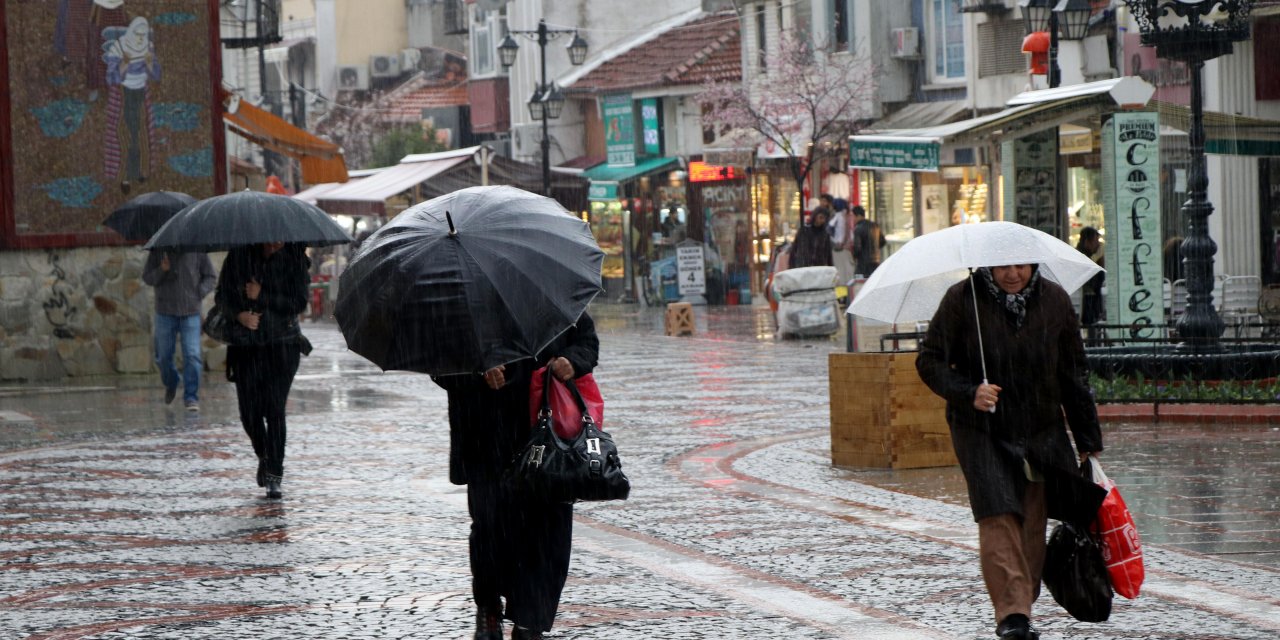 İstanbul, Ankara, İzmir hava durumu! Sağanak geçişleri olacak